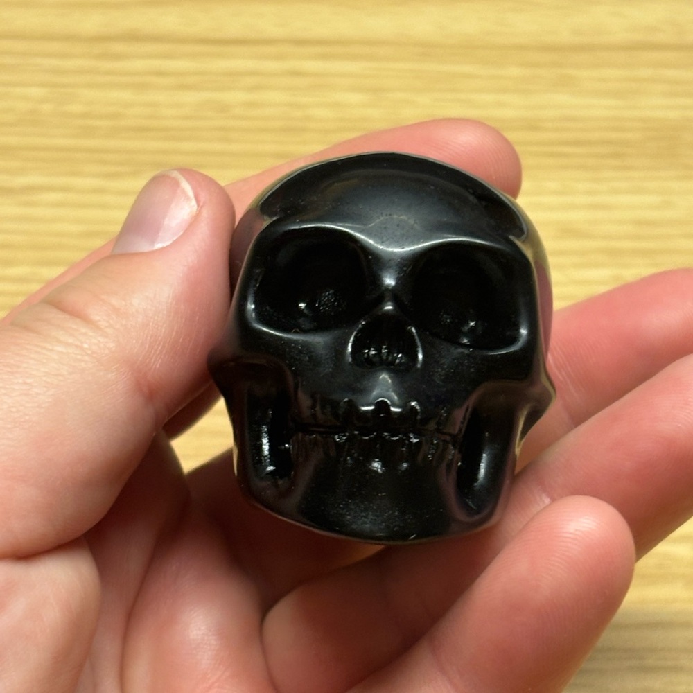 Black Obsidian Skull - Picture 5 of 6